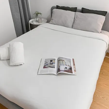 Apartment On - Moreira 62 *